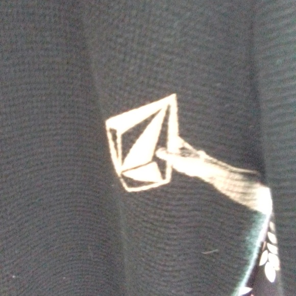 Volcom shirt - Picture 4 of 8